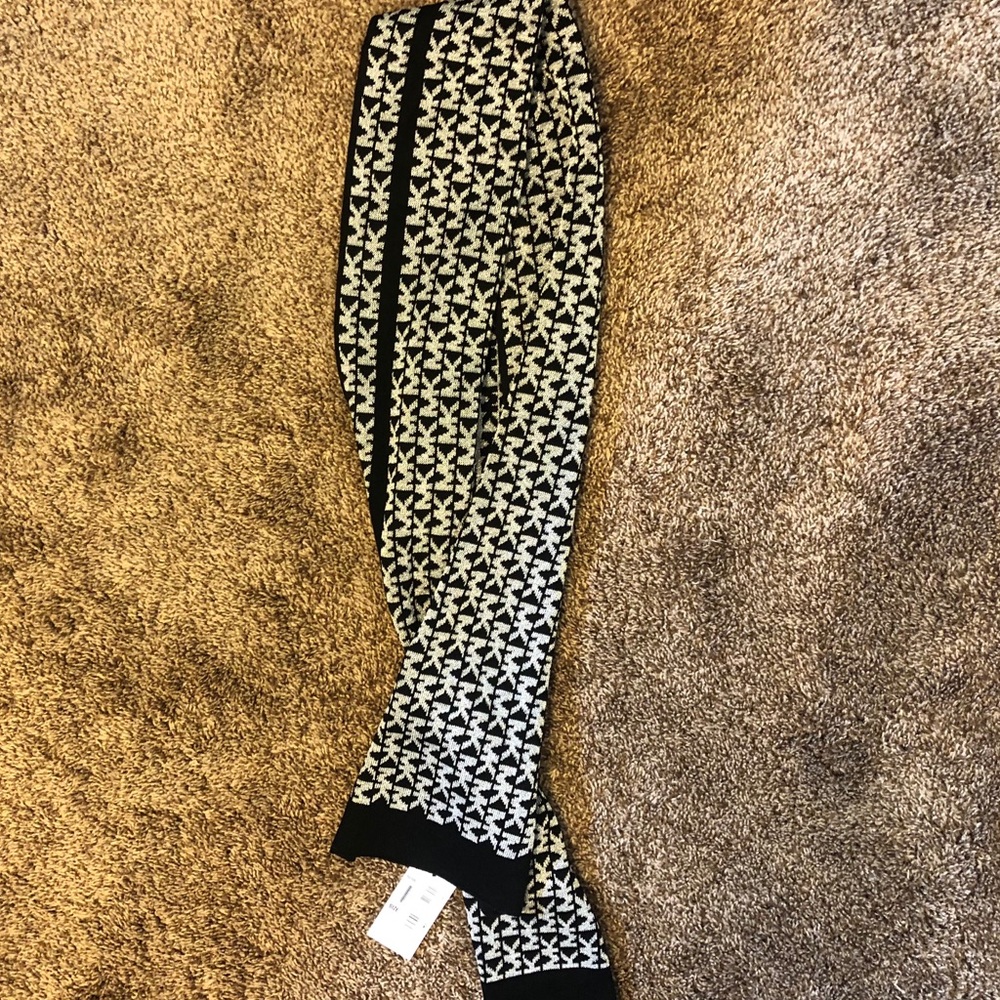 NWT MK scarf PERFECT CHRISTMAS GIFT!!!